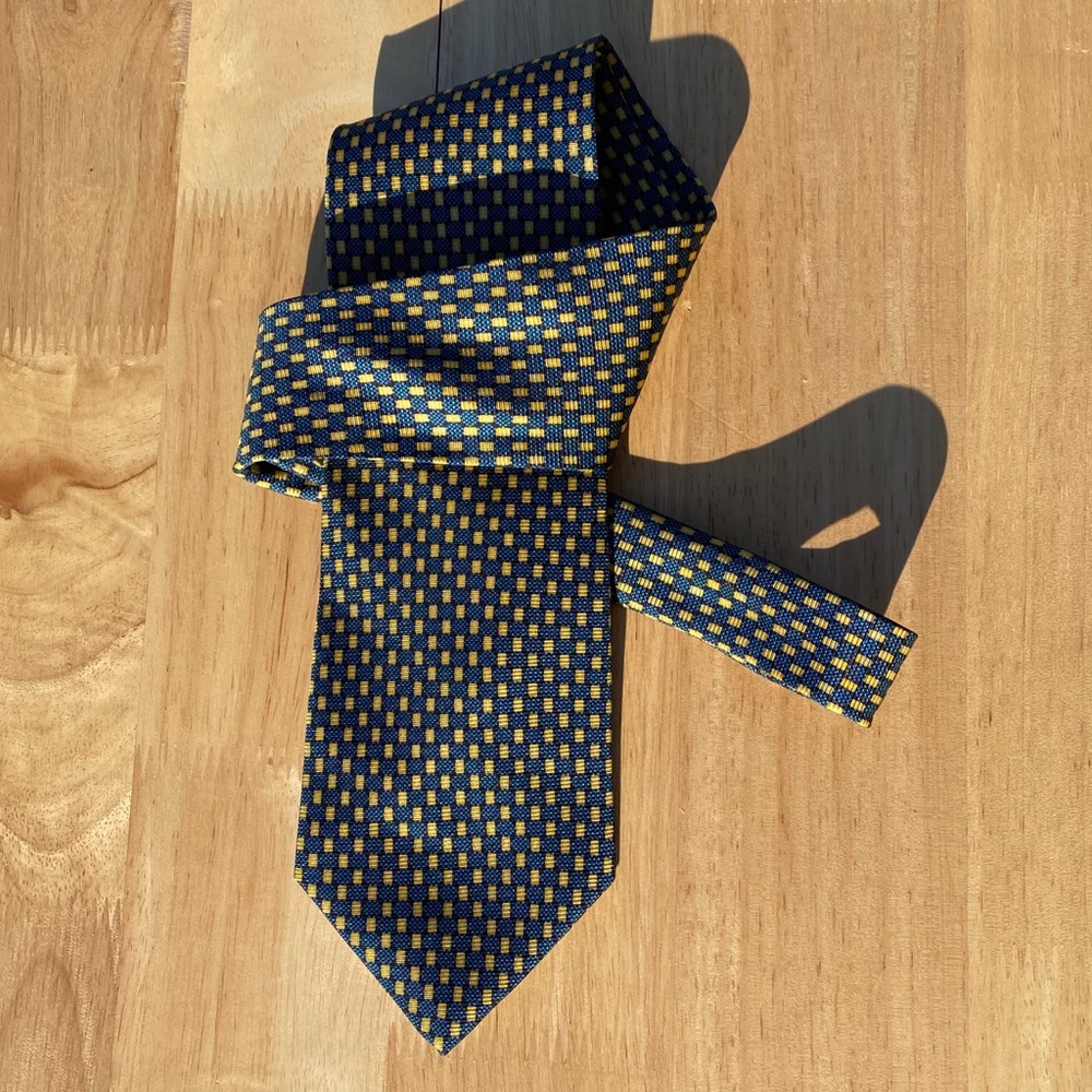 Mondo Uomo blue yellow geometric silk tie